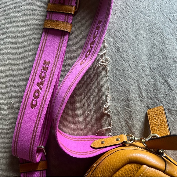 COACH Soft Pebble Leather Camera Bag in Papaya - Picture 4 of 5